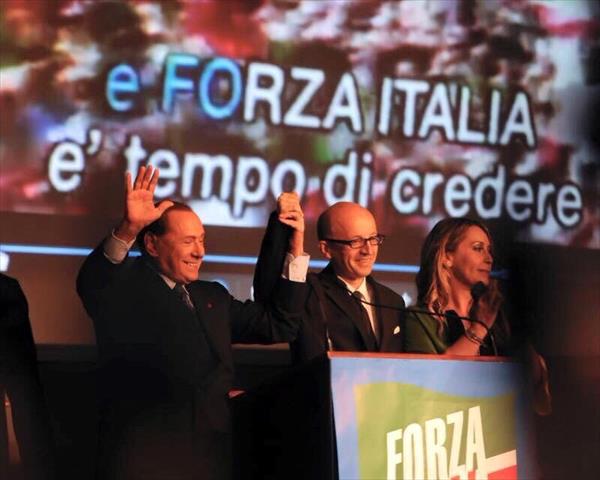 Berlusconi al Lyric di Assisi